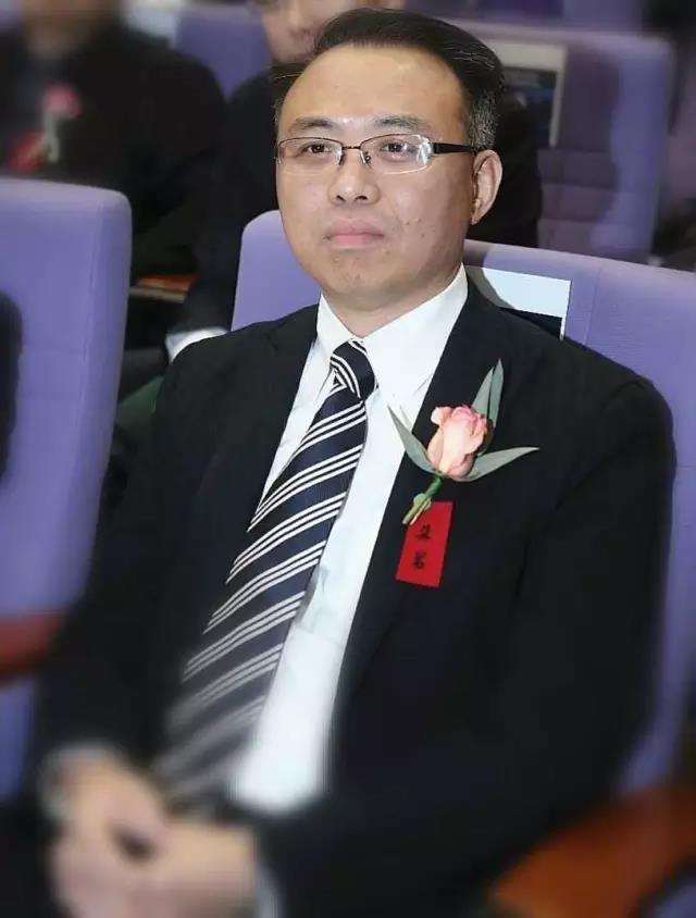 清華大學經濟管理學院黨委副書記 清華大學互聯網產業研究院院長 朱巖教授